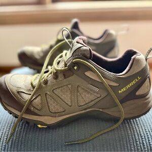 Merrell Olive and Yellow Women's Sneakers 
Size 10